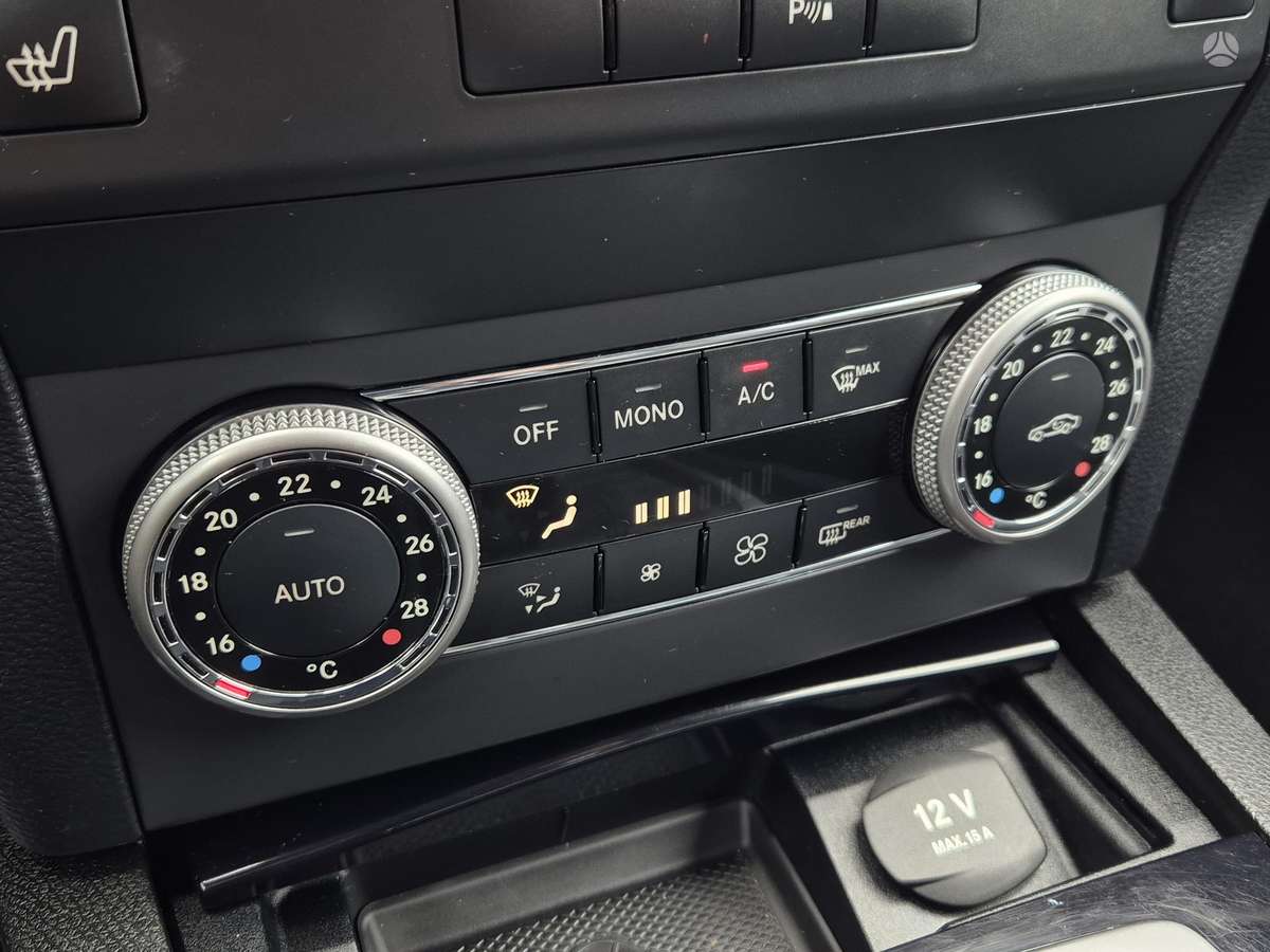 Mercedes-Benz GLK220 2010 — photo 22