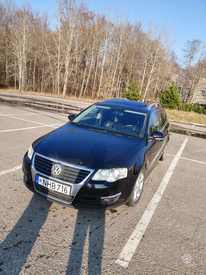 Volkswagen Passat 2006 — rear view