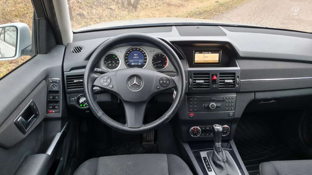 Mercedes-Benz GLK320 2008 — photo 10