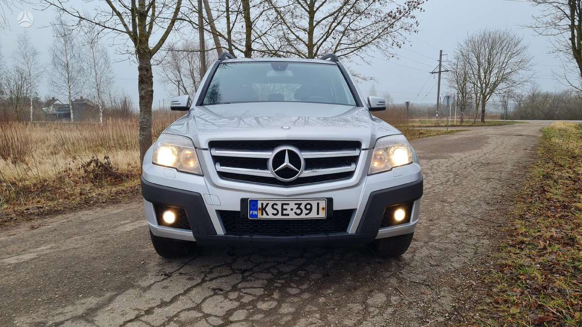 Mercedes-Benz GLK320 2008 — rear view