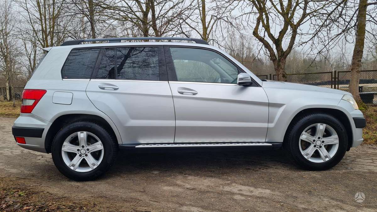 Mercedes-Benz GLK320 2008 — engine 2987 cm³, 224 HP (165kW)