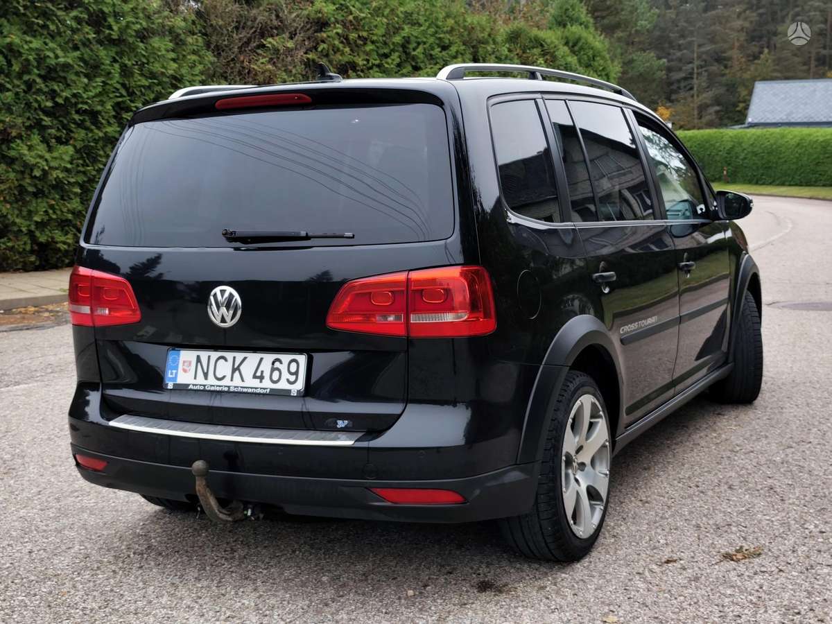 Volkswagen Cross 2011 — interior