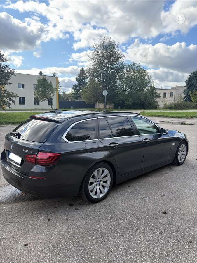 BMW 530 2014 — двигун 2993 cm³, 258 HP (190kW)