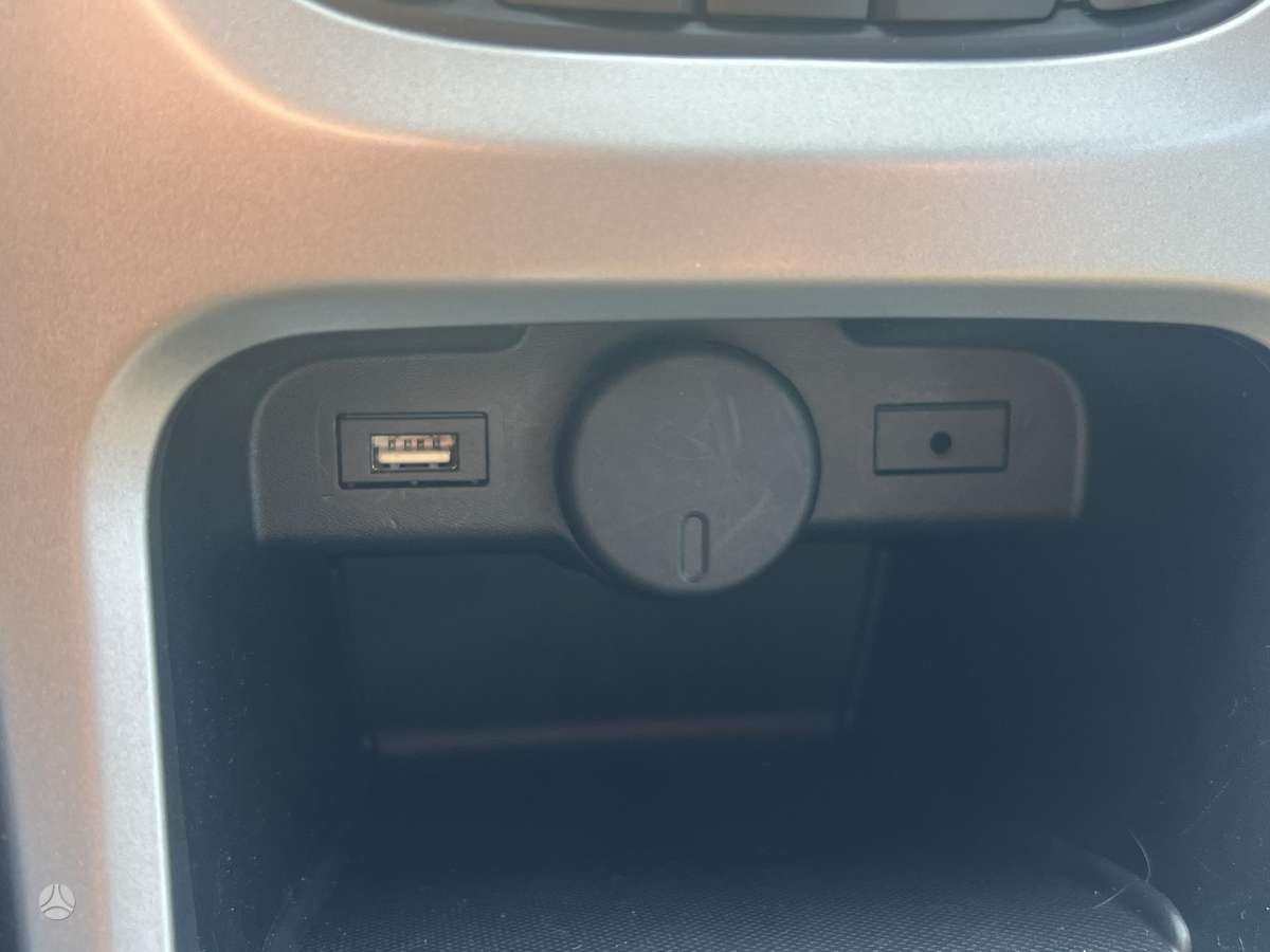 Opel Astra 2011 — photo 16