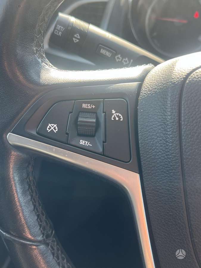 Opel Astra 2011 — photo 18