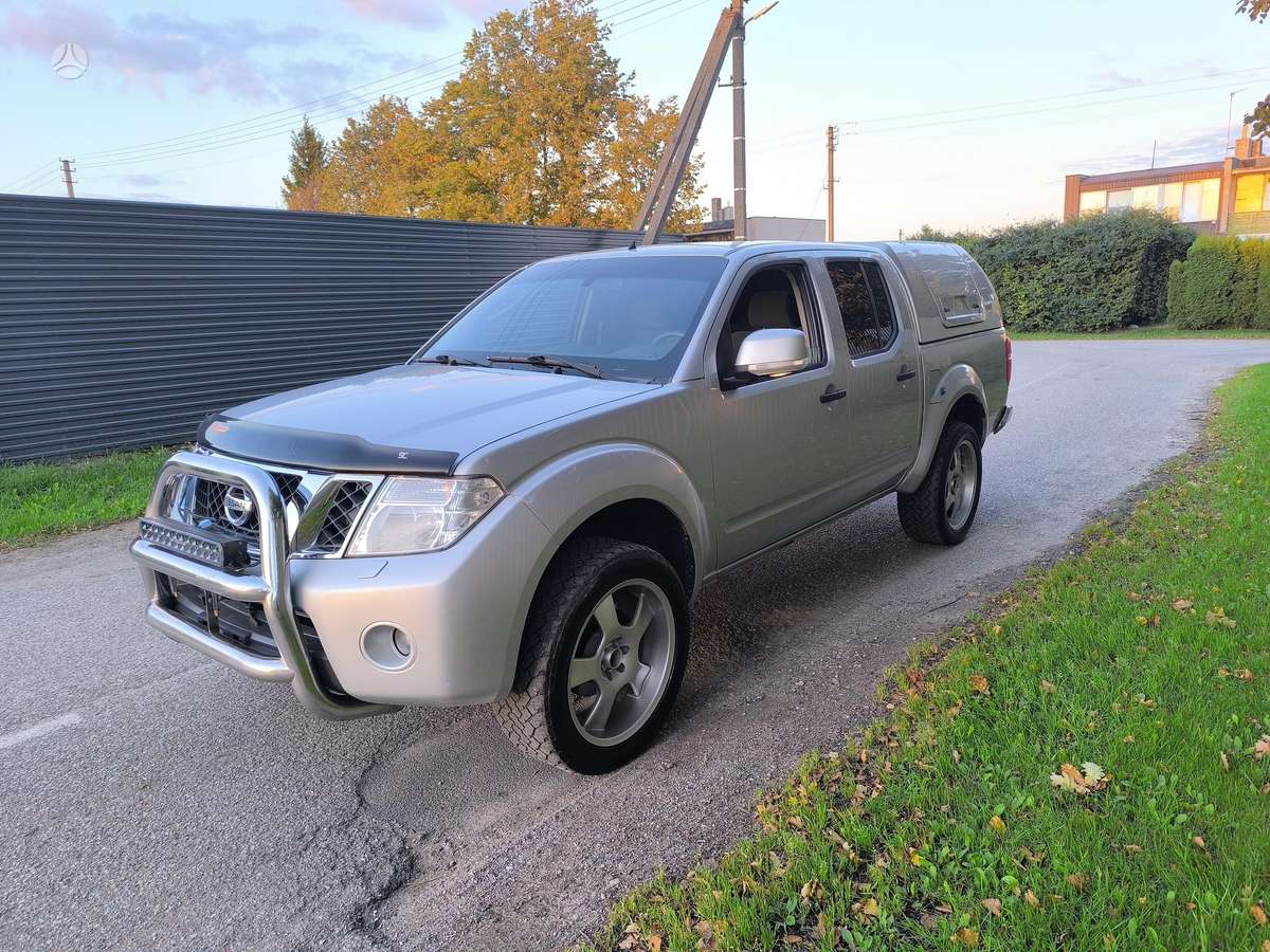 Nissan Navara, 2011