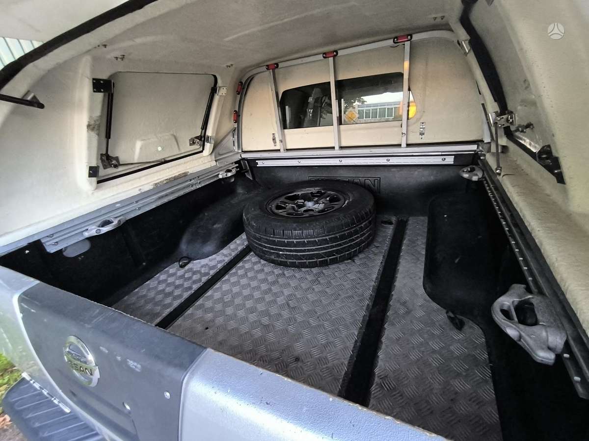 Nissan Navara 2011 — photo 16