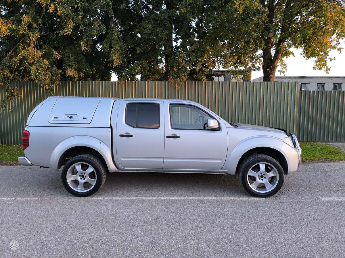 Nissan Navara 2011 — photo 6