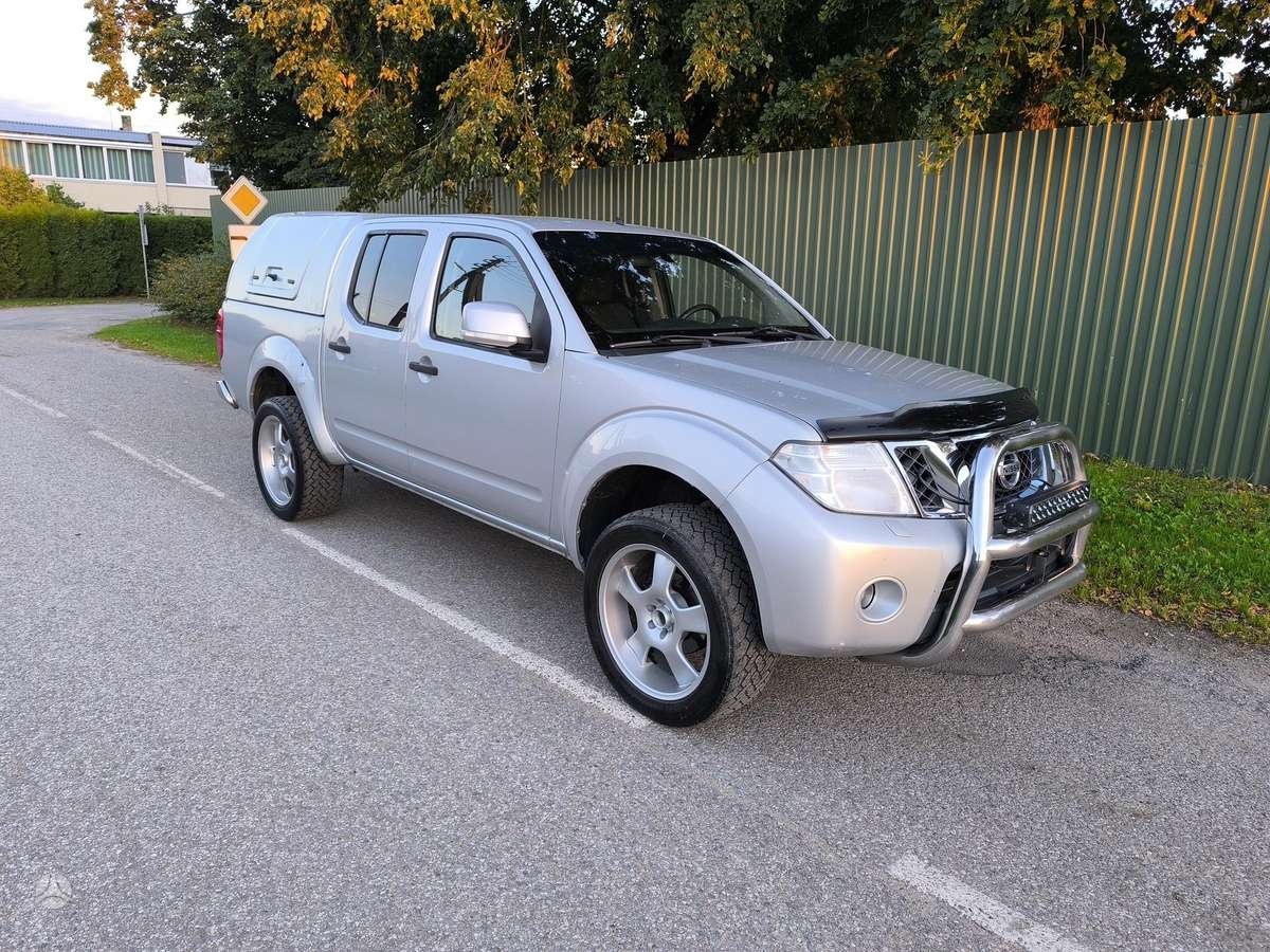 Nissan Navara 2011 — photo 7