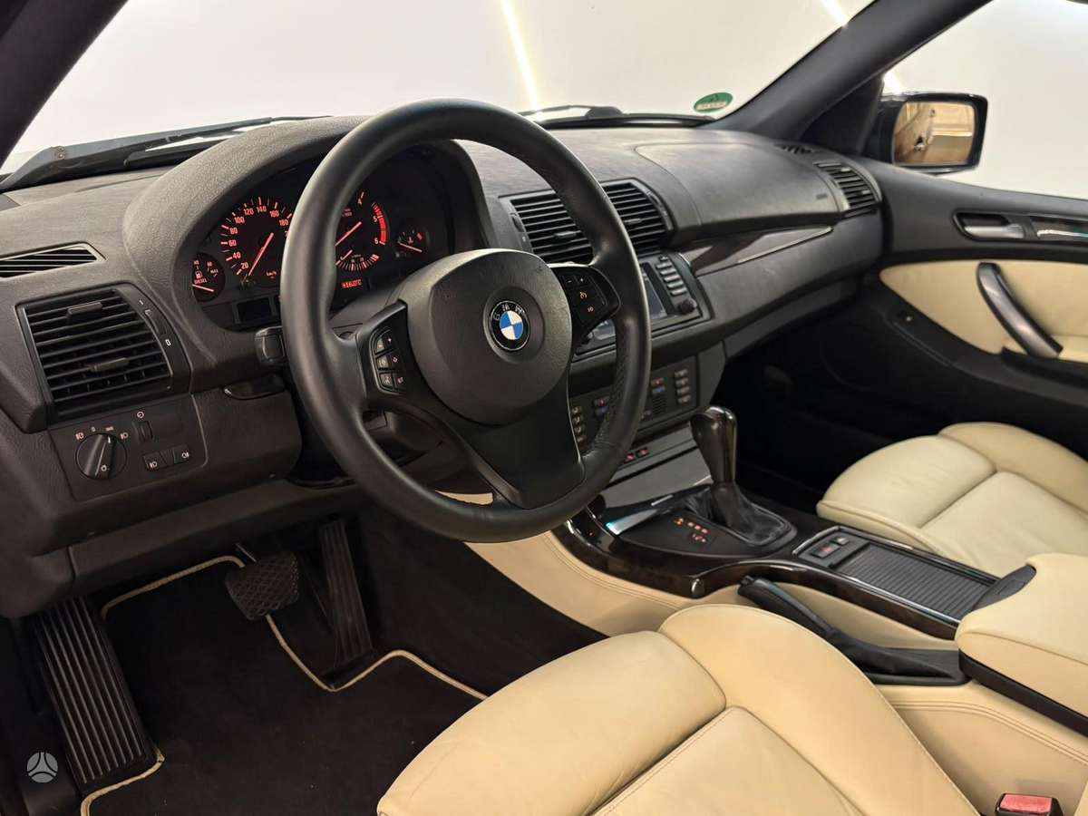 BMW X5 2006 — вигляд ззаду
