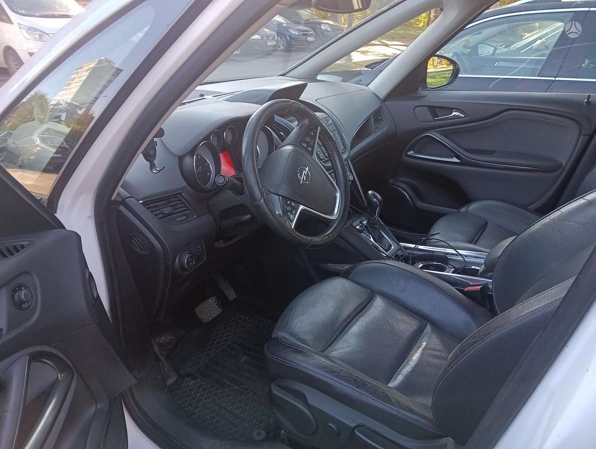 Opel Zafira 2013 — photo 8