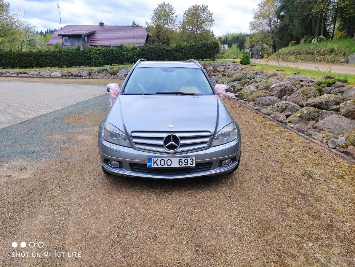 Mercedes-Benz C320 2008 — салон