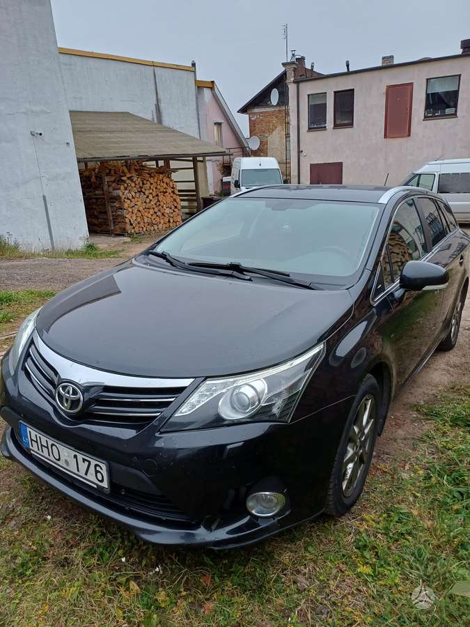 Toyota Avensis 2012 — engine 1998 cm³, 126 HP (93kW)