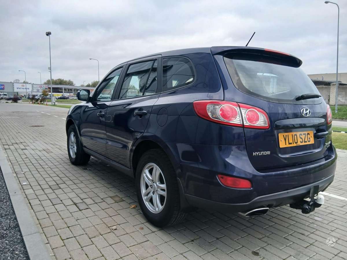 Hyundai Santa 2010 — салон