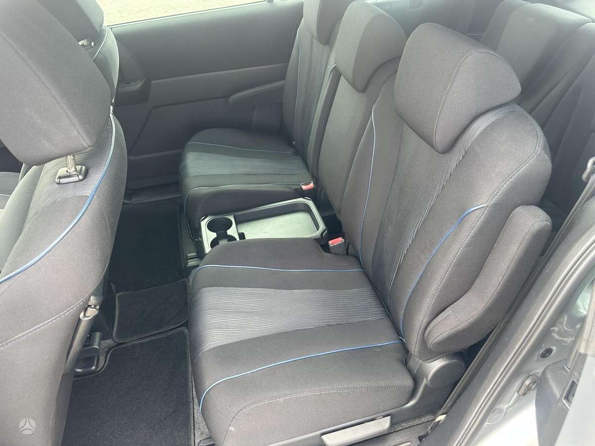 Mazda 5 2011 — photo 14
