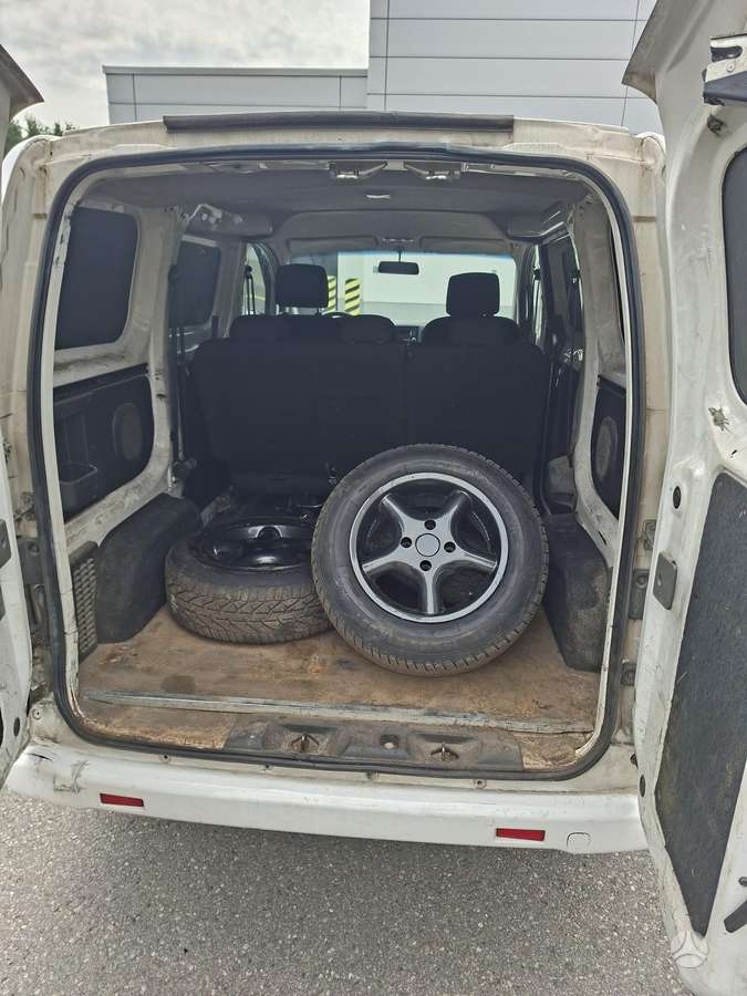 Nissan NV200 2012 — photo 5
