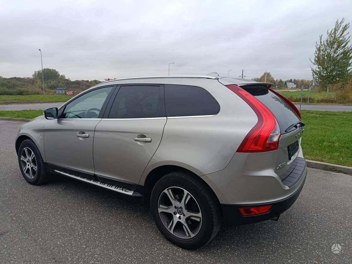 Volvo XC60 2011 — photo 12