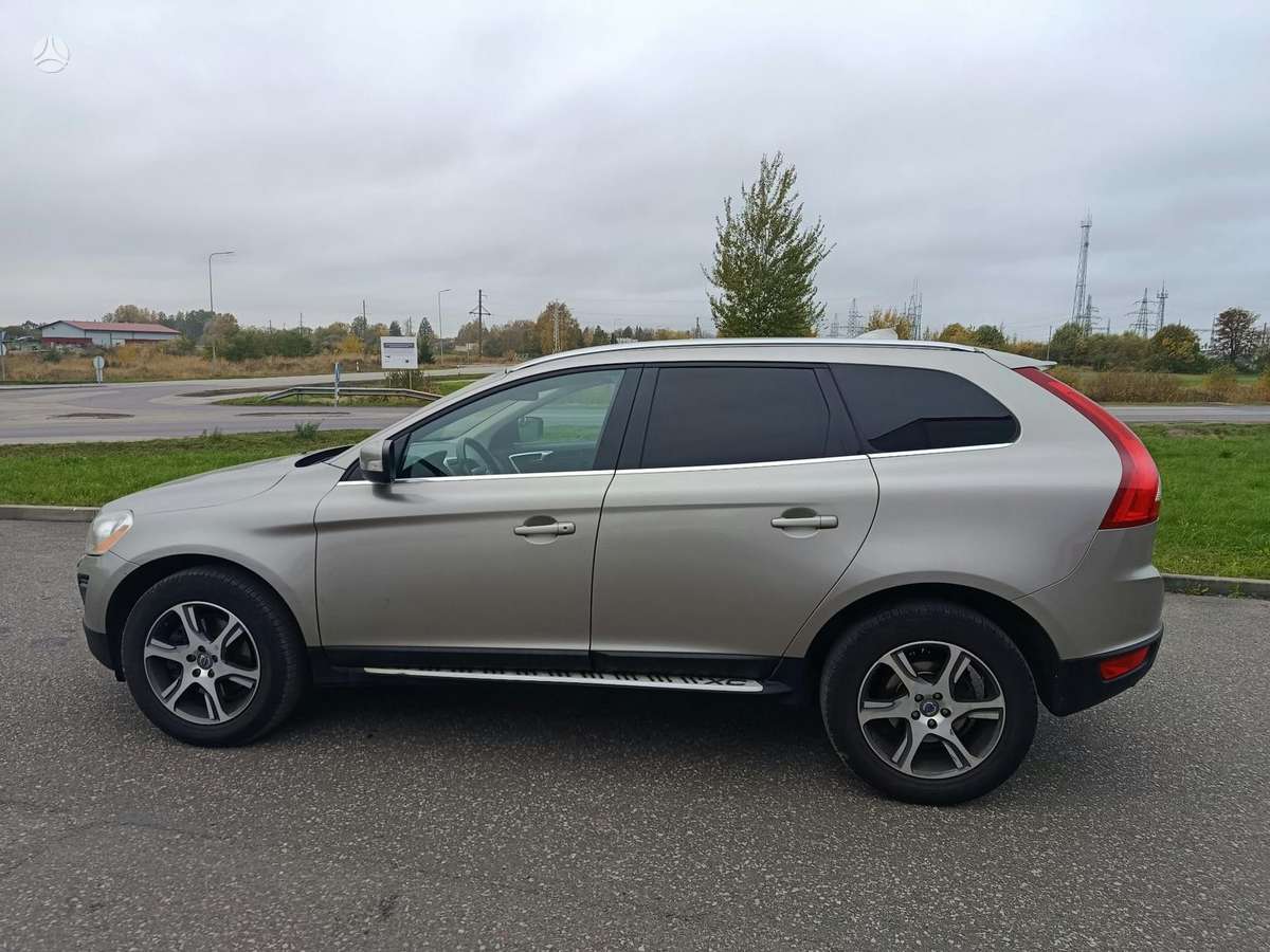 Volvo XC60 2011 — photo 14