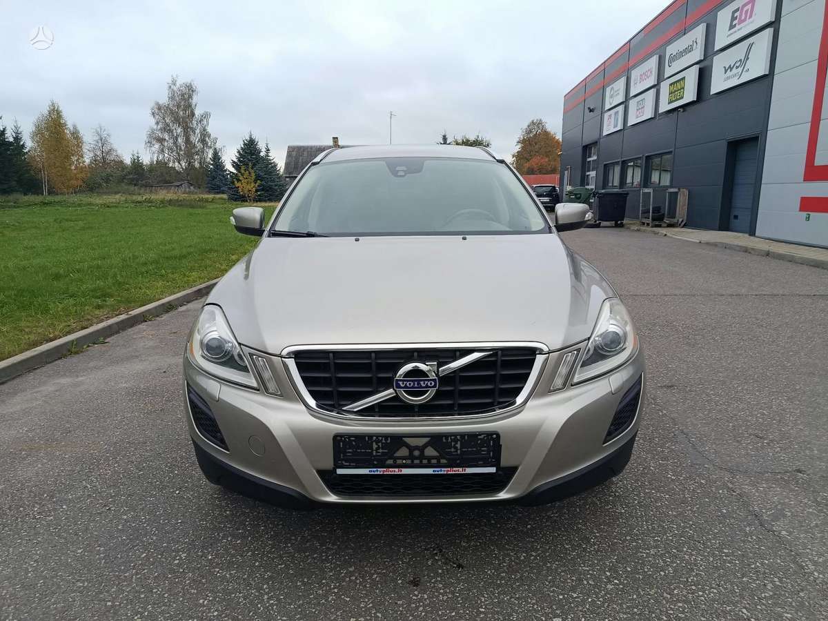 Volvo XC60 2011 — photo 17