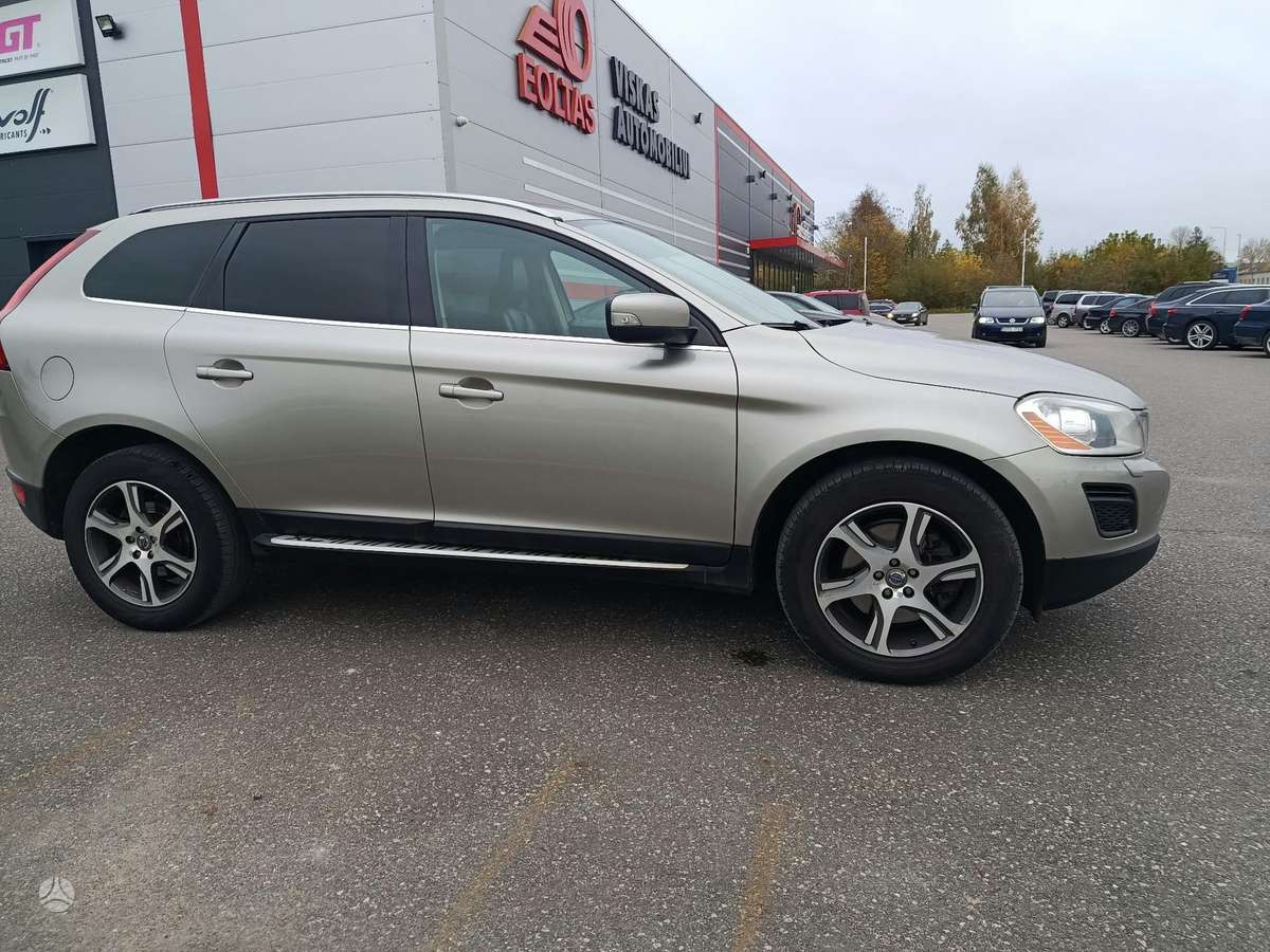 Volvo XC60 2011 — engine 2000 cm³, 163 HP (120kW)