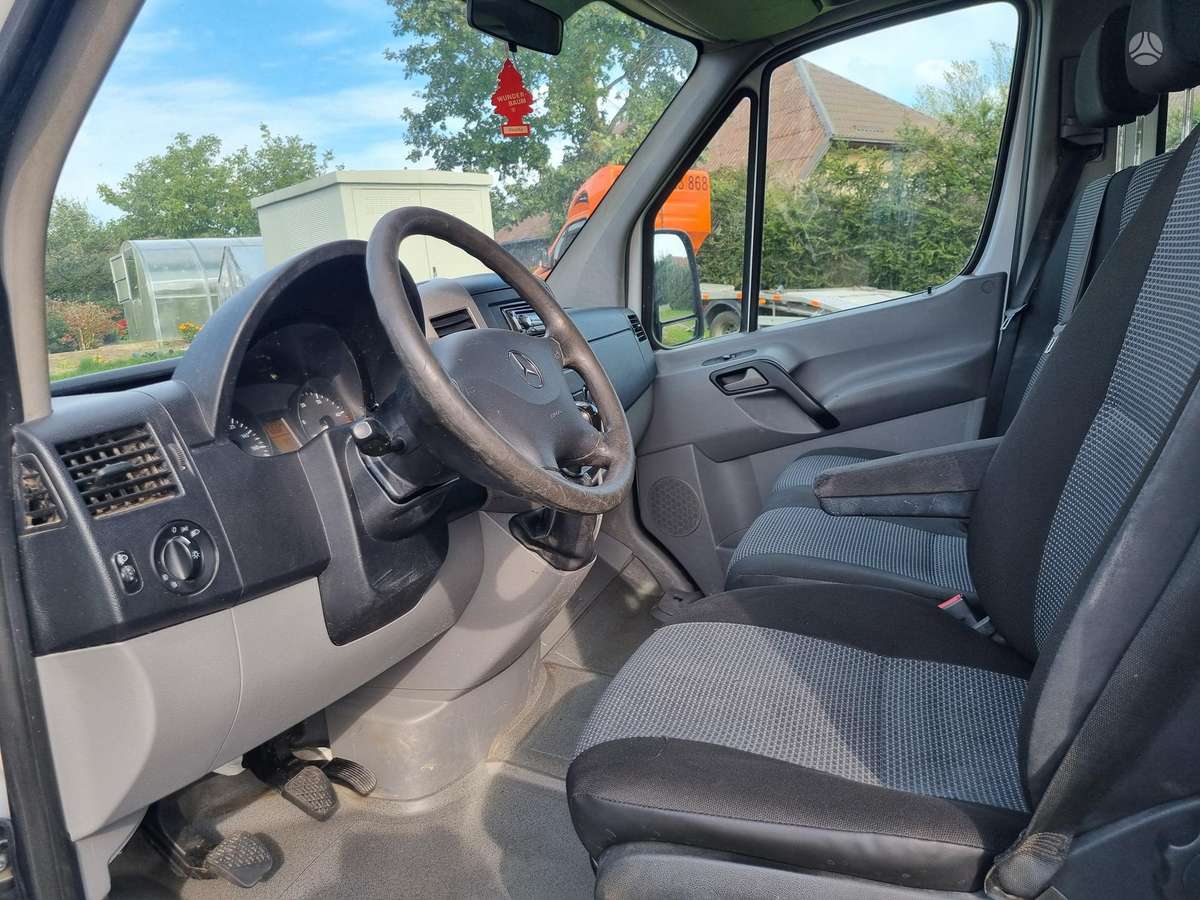 Mercedes-Benz Sprinter 2010 — photo 13