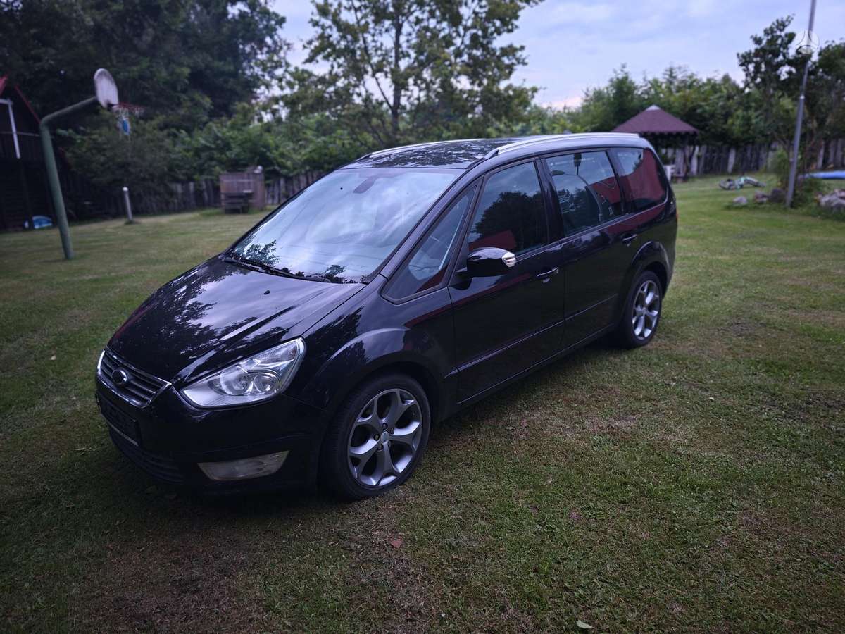 Ford Galaxy 2011 — вигляд ззаду