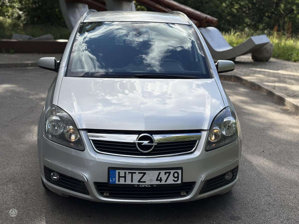 Opel Zafira 2005 — interior