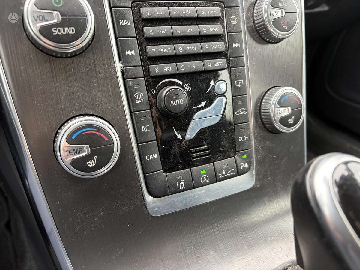 Volvo V60 2014 — photo 11