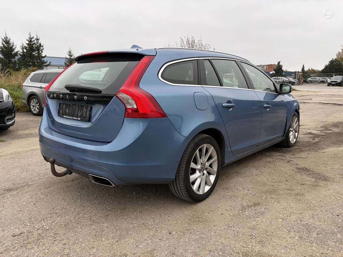 Volvo V60 2014 — interior