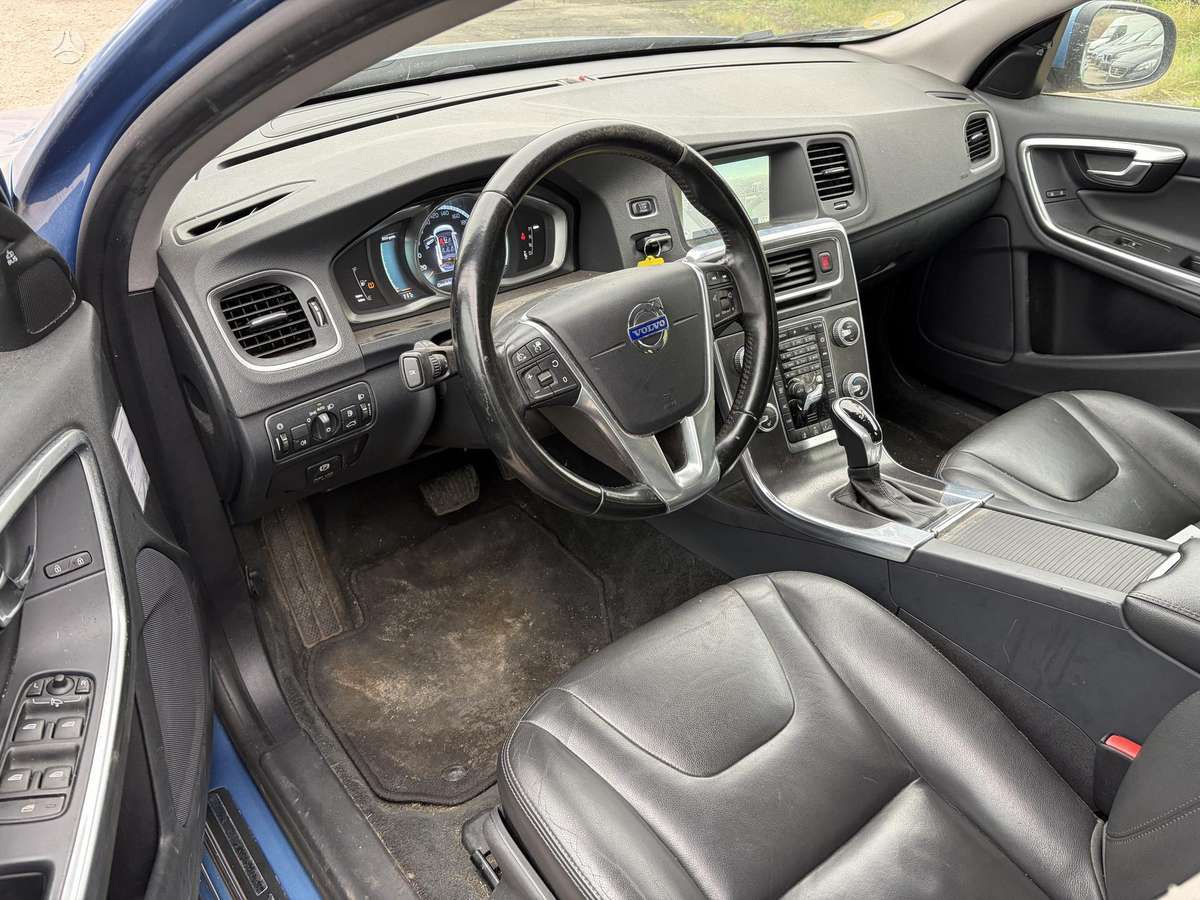 Volvo V60 2014 — photo 5