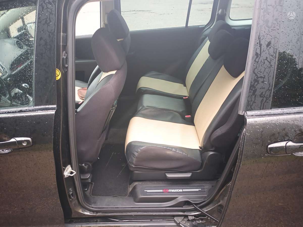 Mazda 5 2011 — photo 10