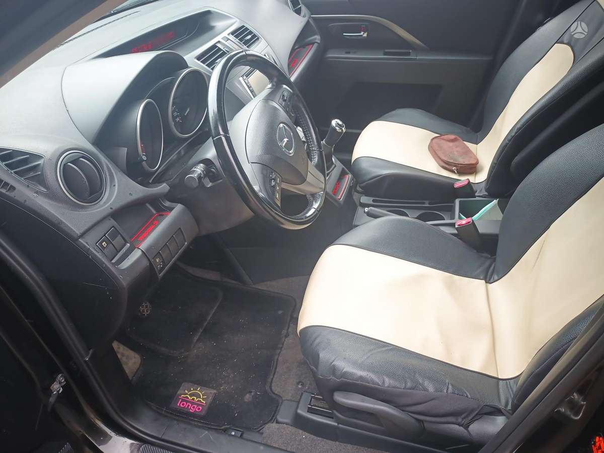 Mazda 5 2011 — photo 15