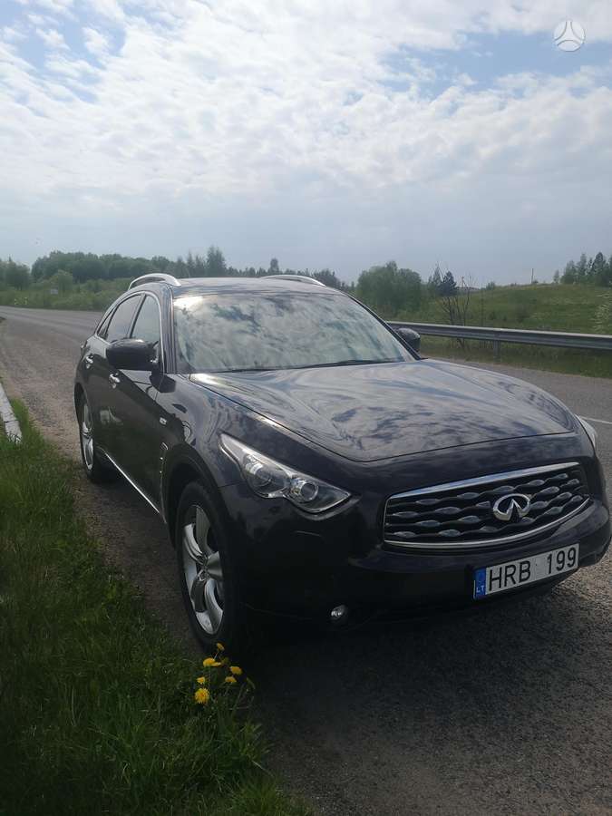 Infiniti FX30 2010 — rear view