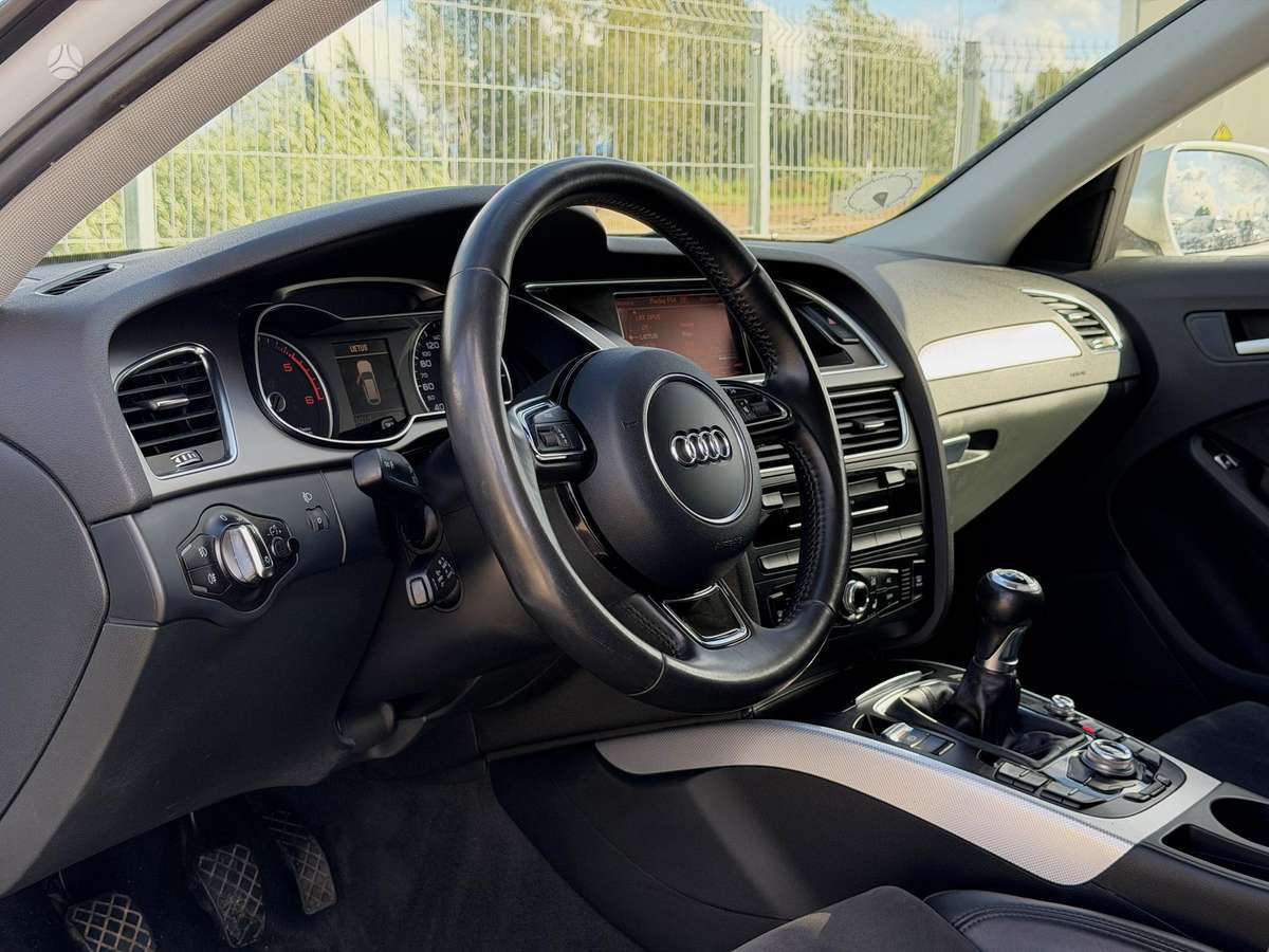 Audi A4 2012 — photo 11