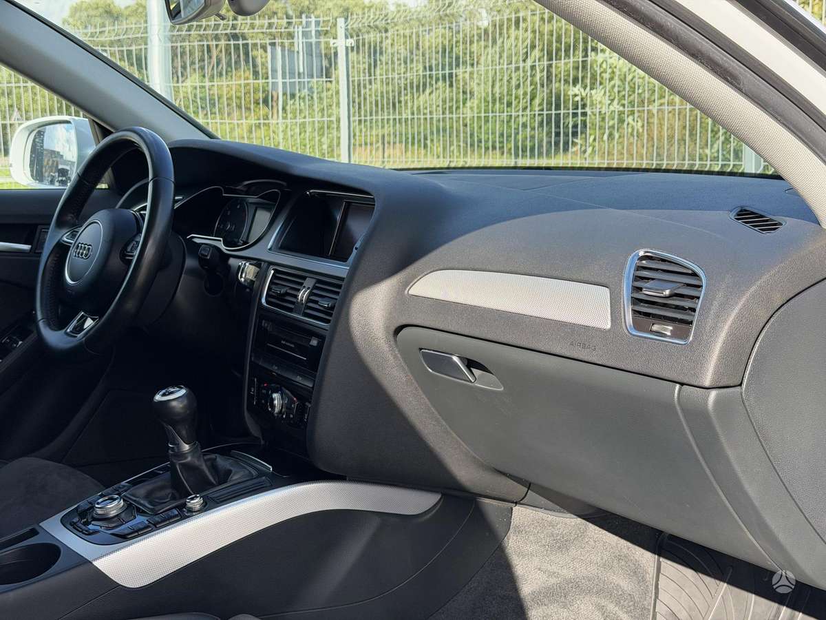 Audi A4 2012 — photo 14