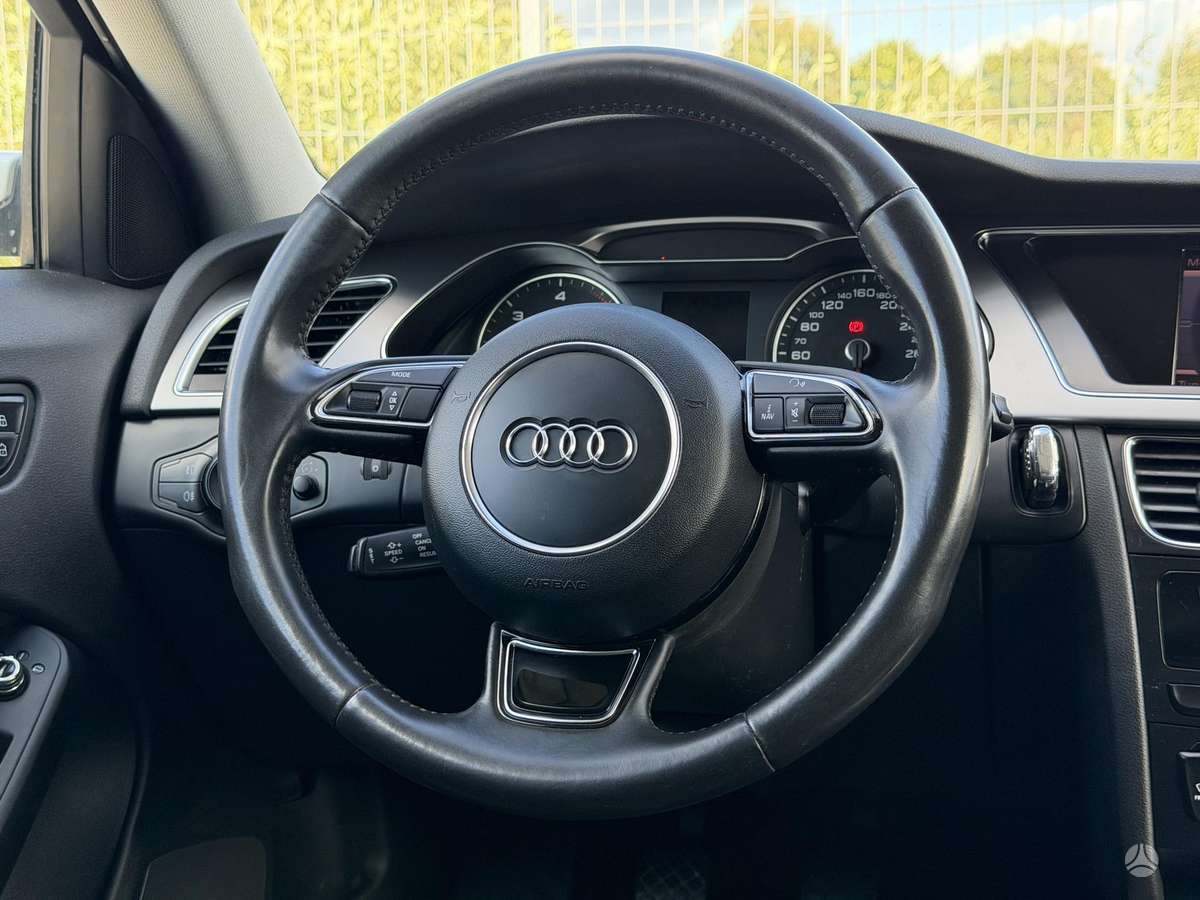Audi A4 2012 — photo 18