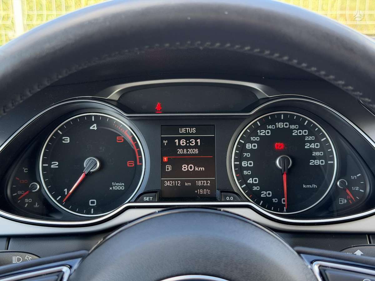 Audi A4 2012 — photo 19