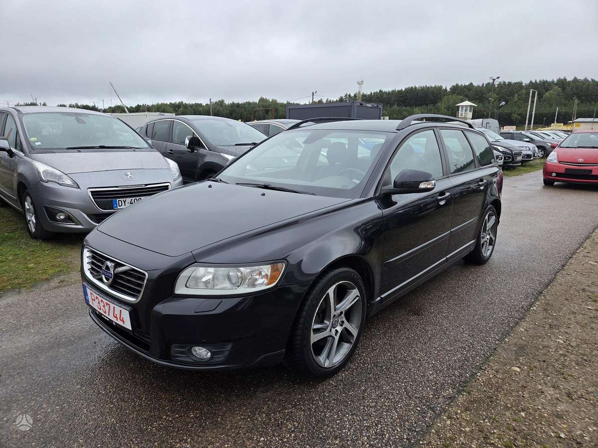 Volvo V50 2012 — vehicle for AFU Ukraine