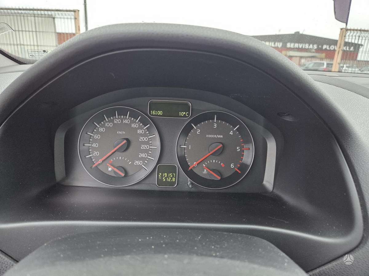 Volvo V50 2012 — photo 10