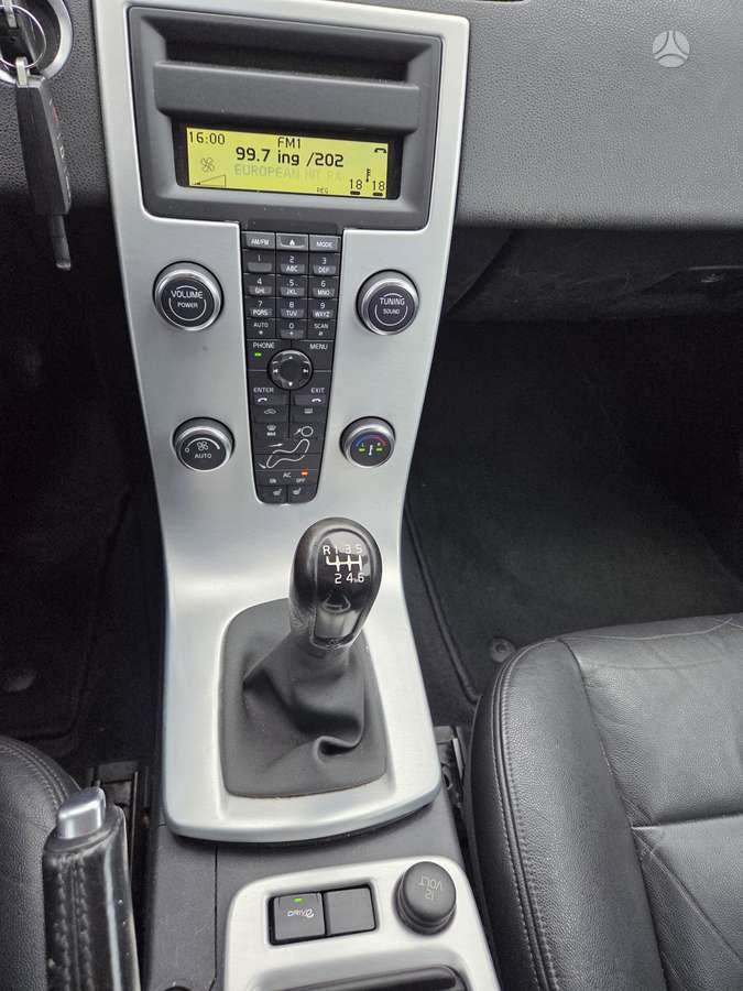 Volvo V50 2012 — photo 12
