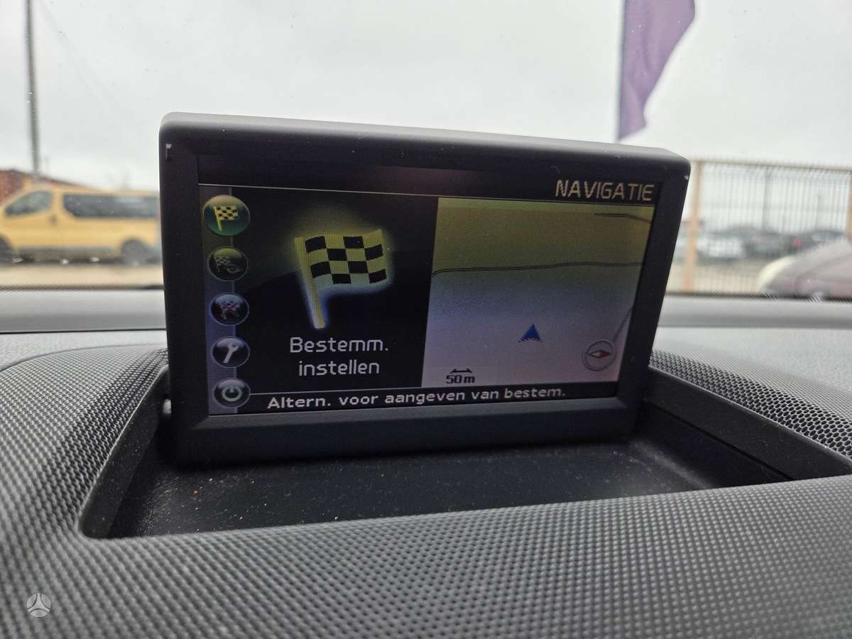 Volvo V50 2012 — photo 13