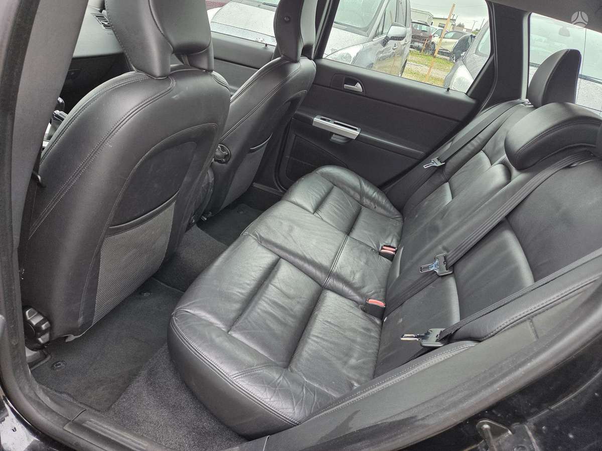 Volvo V50 2012 — photo 15