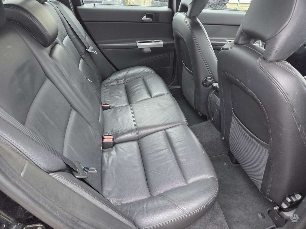 Volvo V50 2012 — photo 16