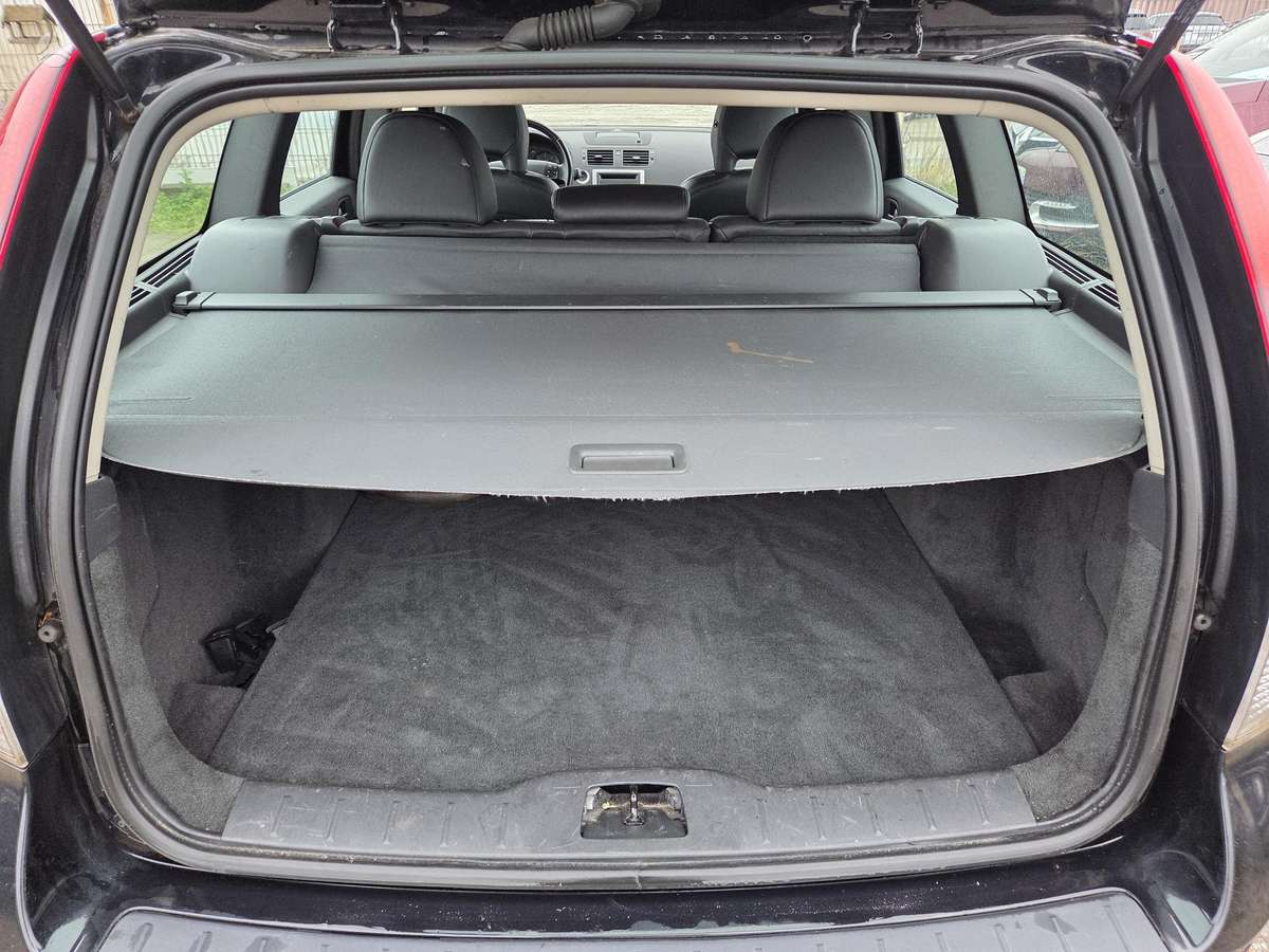 Volvo V50 2012 — photo 17