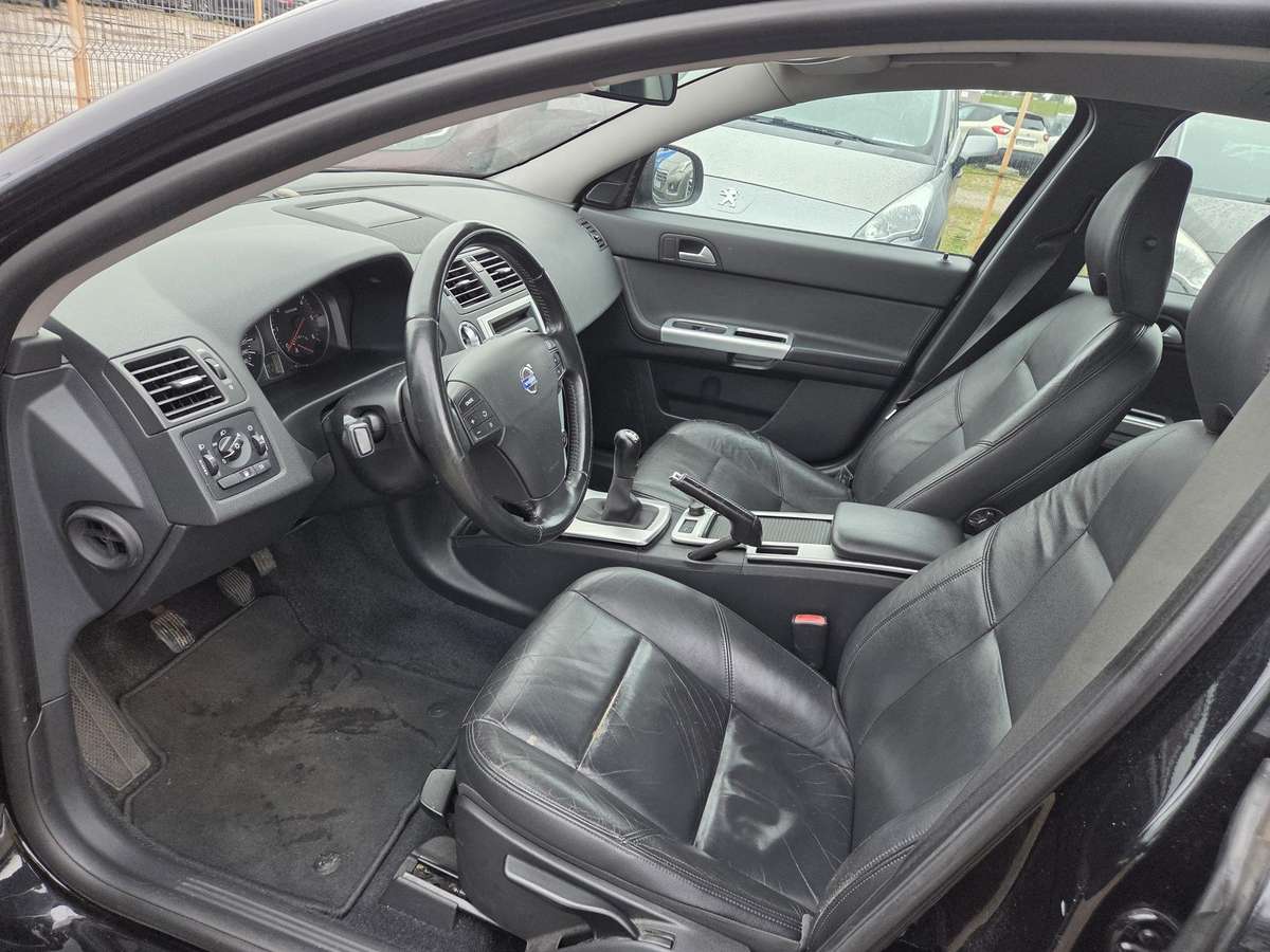 Volvo V50 2012 — photo 7
