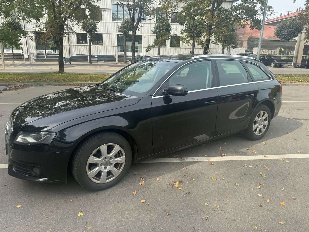 Audi A4 2011 — rear view