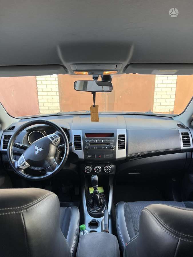 Mitsubishi Outlander 2010 — photo 7