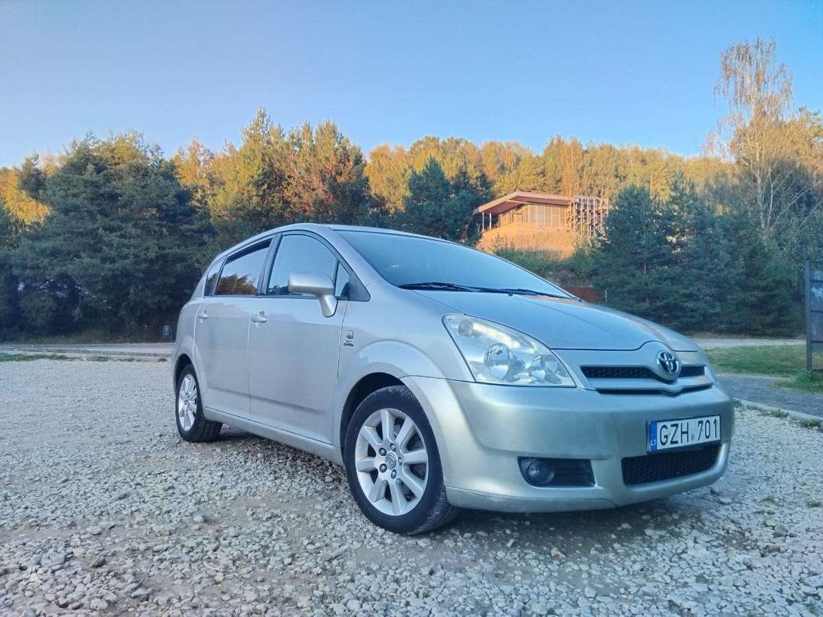 Toyota Corolla 2005 — вигляд ззаду