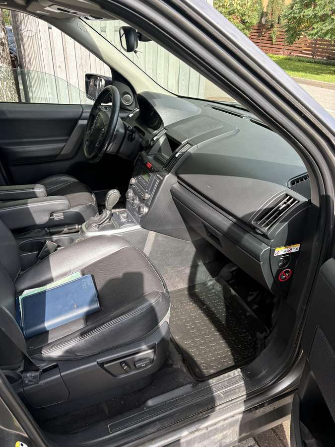 Land Rover 2008 — engine 2179 cm³, 160 HP (118kW)