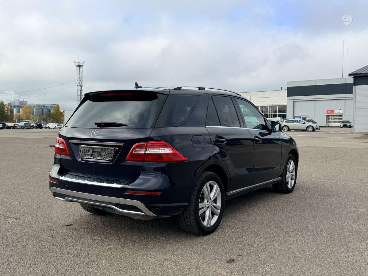 Mercedes-Benz ML250 2012 — engine 2200 cm³, 204 HP (150kW)